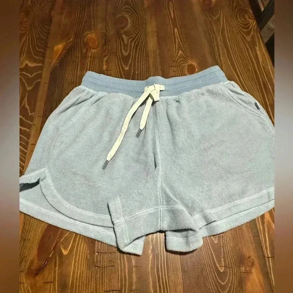 Feat Women's BurrBlue BlanketBlend Short Size Small EUC - Picture 2 of 4